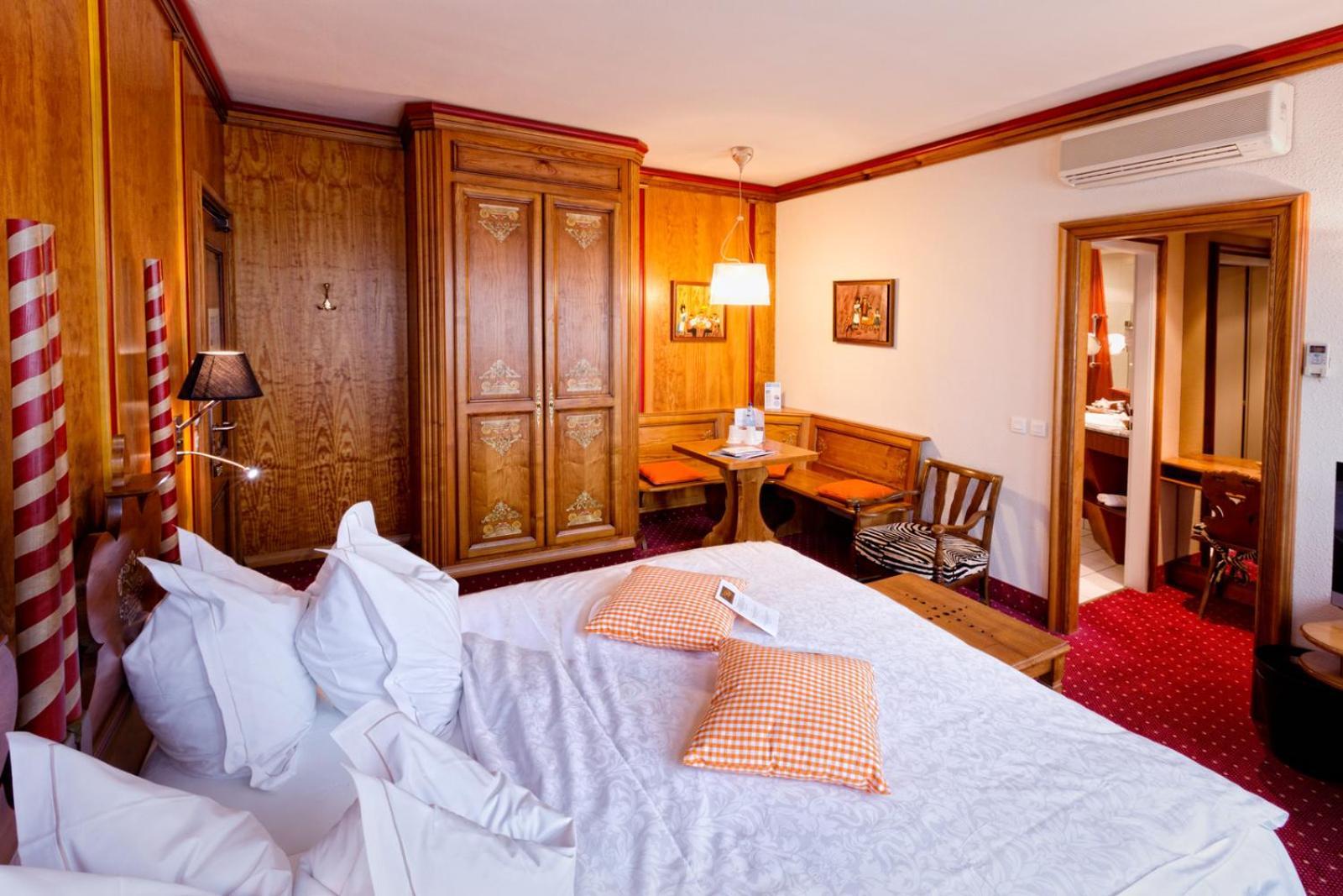 Hotel - Restaurant Le Cerf & Spa マルレンハイム エクステリア 写真